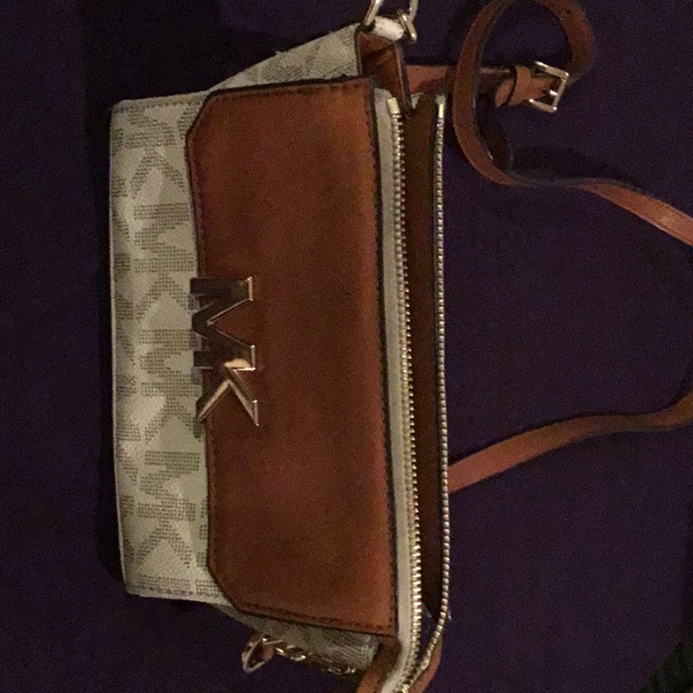 Cross body purse